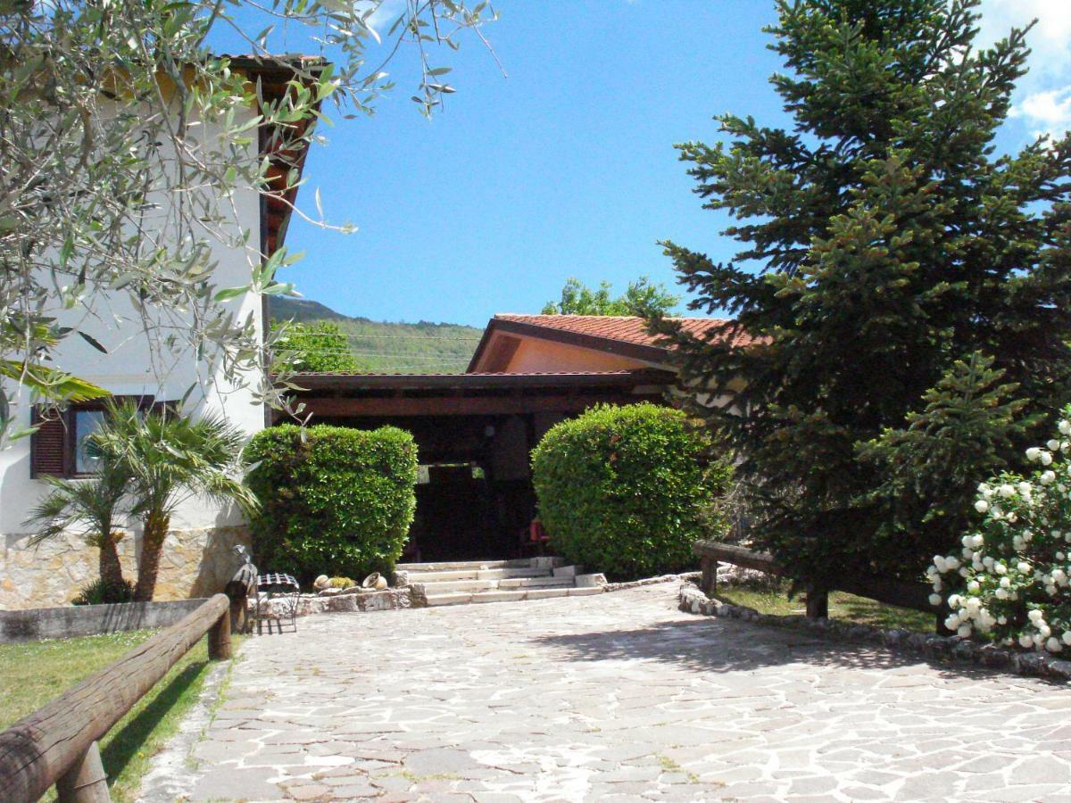 Agriturismo Il Castagneto Padula Luaran gambar