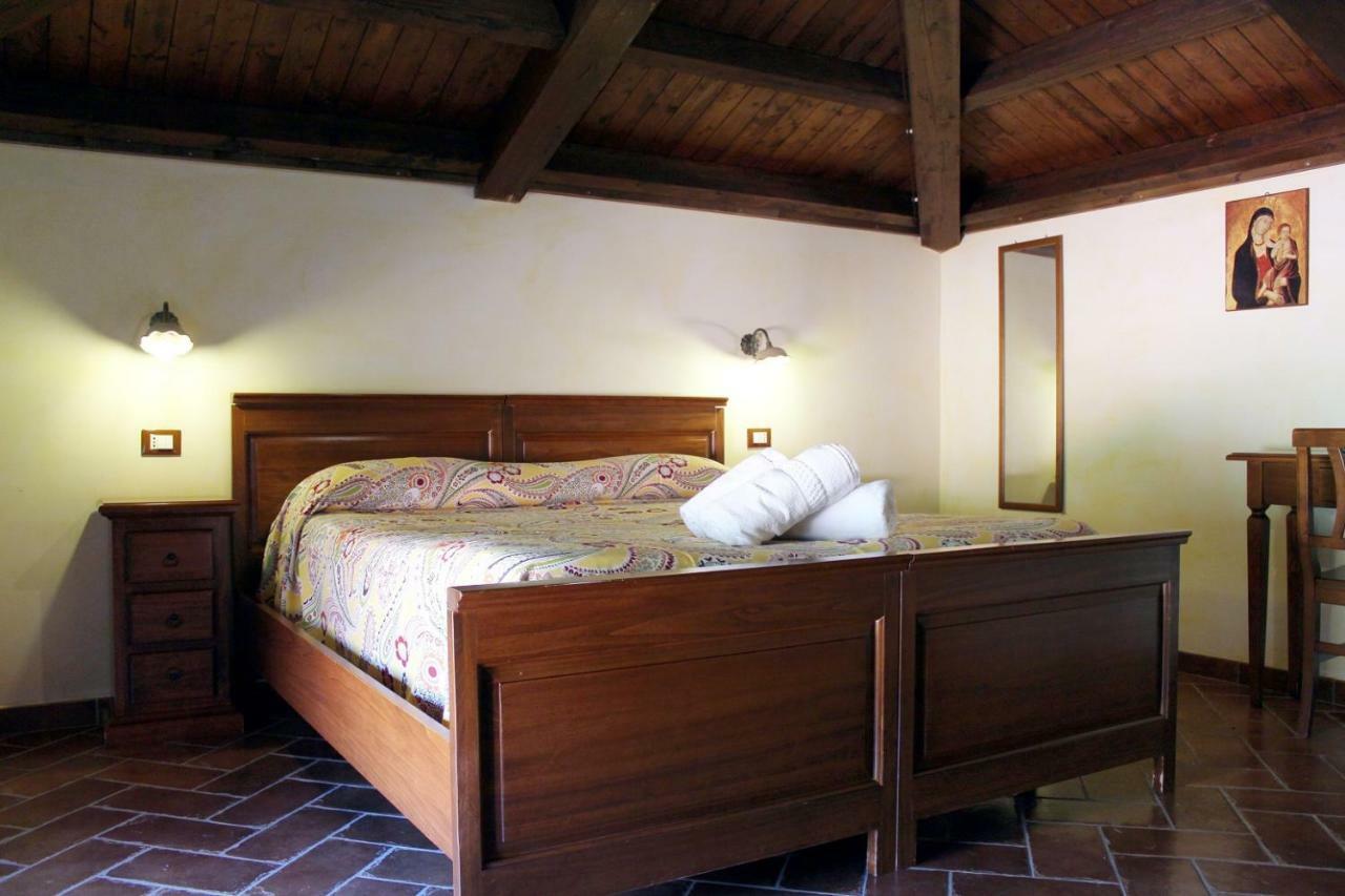 Agriturismo Il Castagneto Padula Luaran gambar